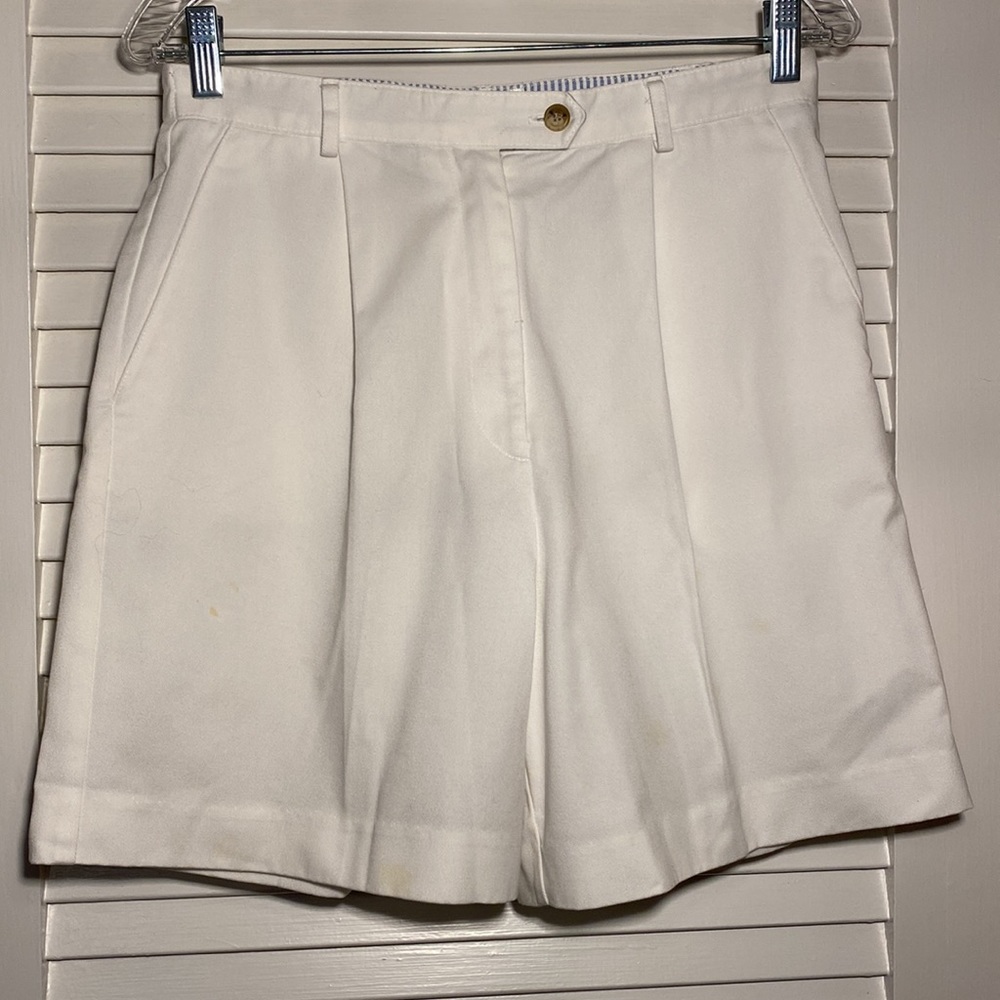 Talbots white pleated Bermuda shorts, pockets, belt loops.